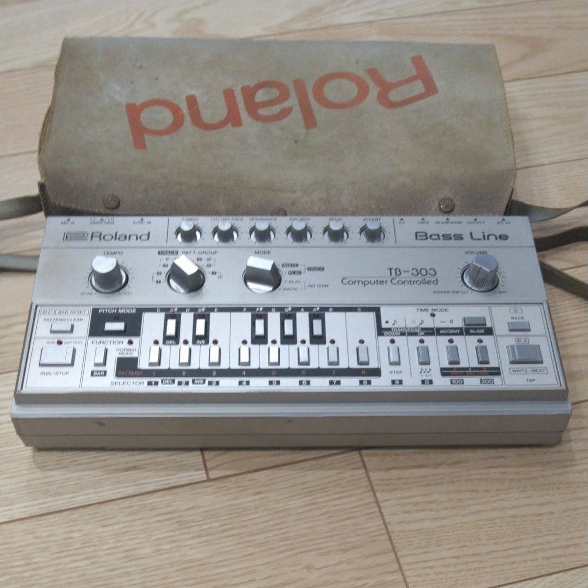 Roland TB-303